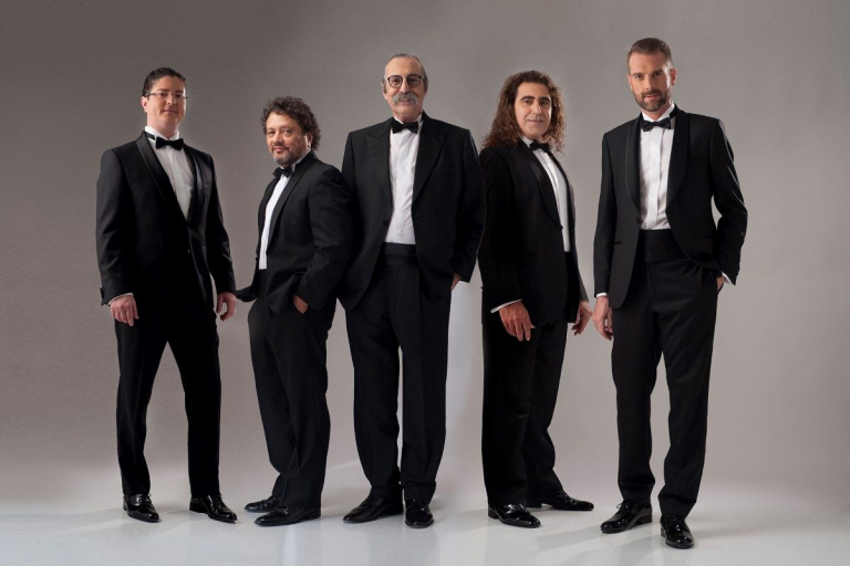 Pandora Producciones - Pascual González y Cantores de Híspalis presentarán en Salamanca su nueva obra musical 'Cristo. Pasión y Esperanza'