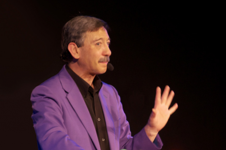 Pandora Producciones - Fundos Forum - 2021 - CUATRO MANOS MÁGICAS (Espectáculo de magia)