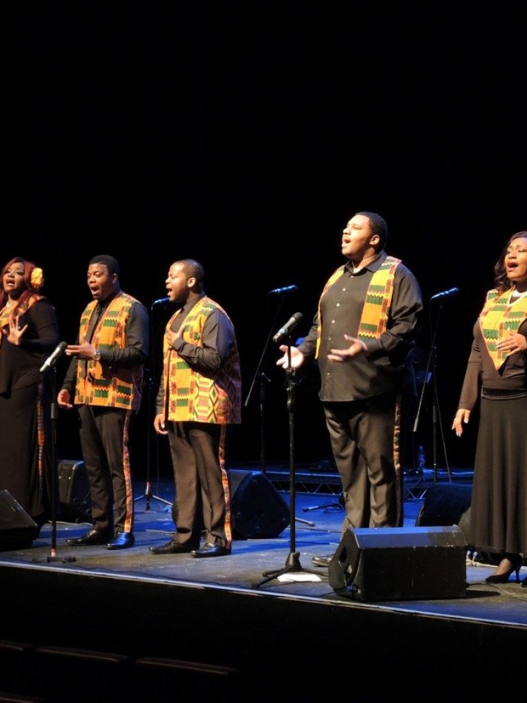 Pandora Producciones - Harlem Gospel Choir "Tour Homenaje a Adele" - Pamplona - Navarra - 2016